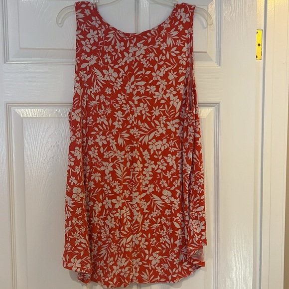 Old Navy luxe tank - Picture 2 of 4